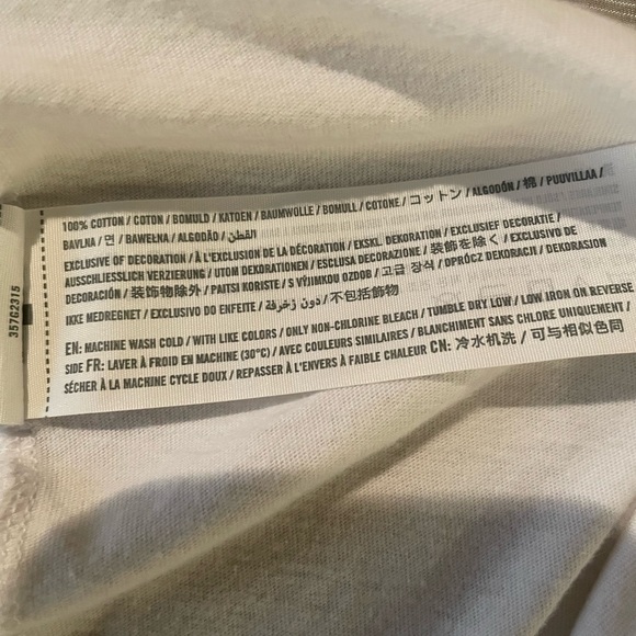 Hollister graphic tee size xs - Picture 6 of 6